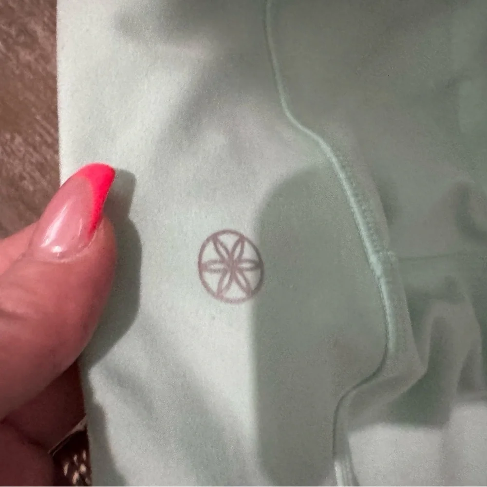 GAIAM Green Leggings Soft Material Tapered Ankles